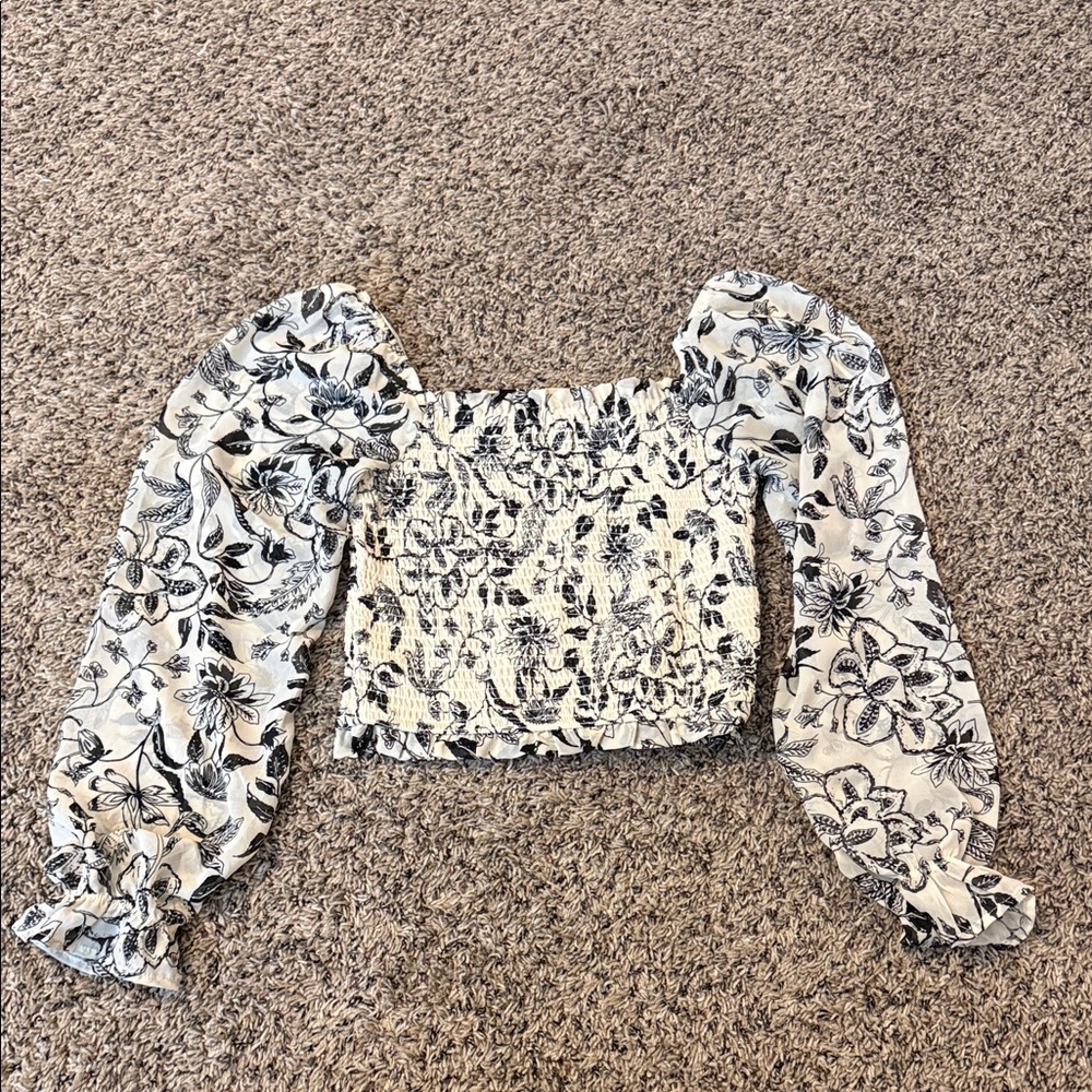 Floral Puff Sleeve Top - Black and White